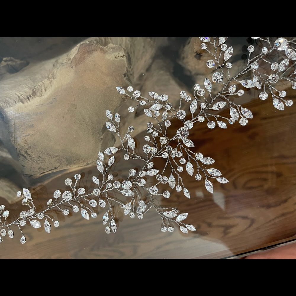 Swarovski crystal vine headpiece - Picture 14 of 16